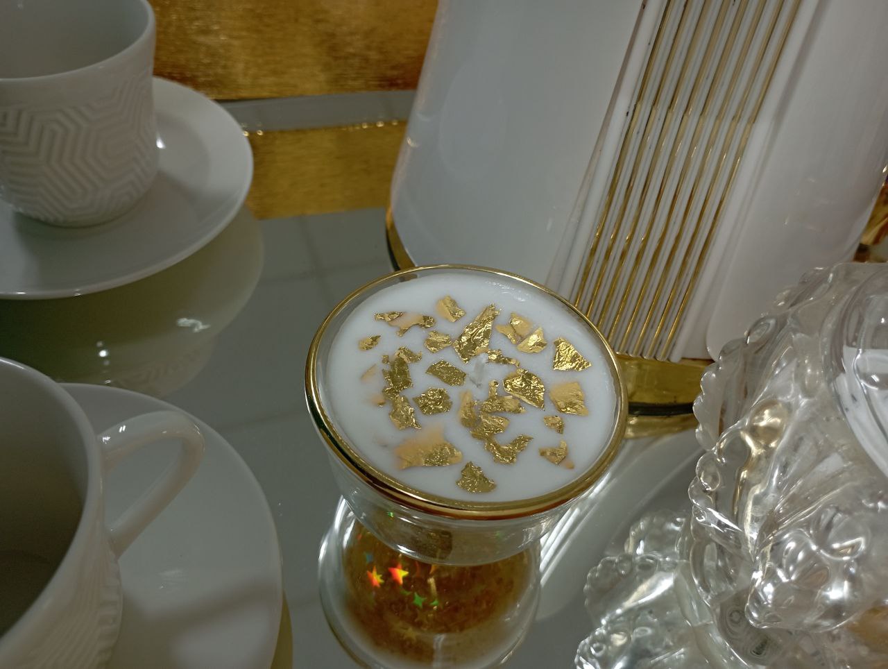 الذهب المتلألئ" الشمعة العائمة _جل و صويا "